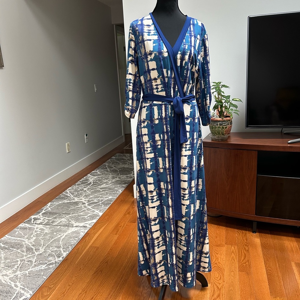 Saks Fifth Avenue Blue and Cream Long Sleeve Dress